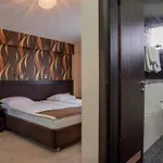Crnogorska Kuca 4*