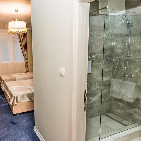 Crnogorska Kuca Hotel 4*