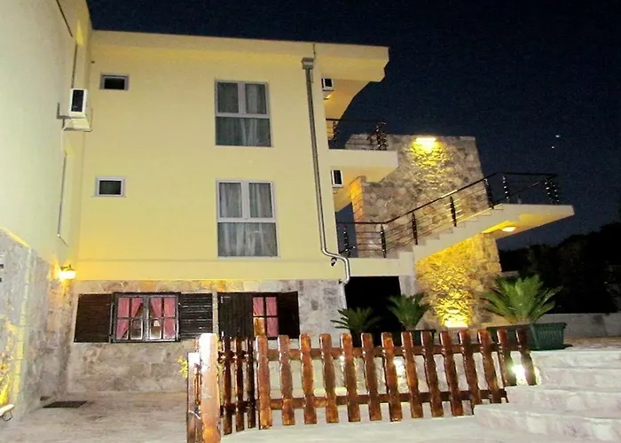 Hotel Crnogorska Kuca 4*