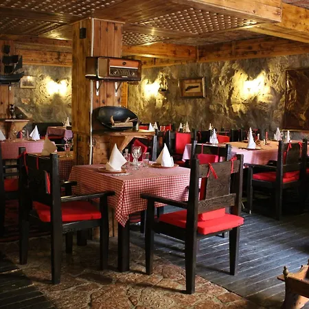 Crnogorska Kuca Hotel 4*