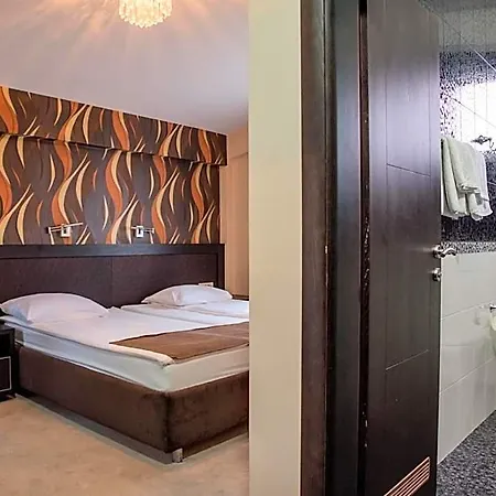 Crnogorska Kuca 4* Podgorica