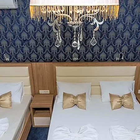 Crnogorska Kuca Hotel 4*