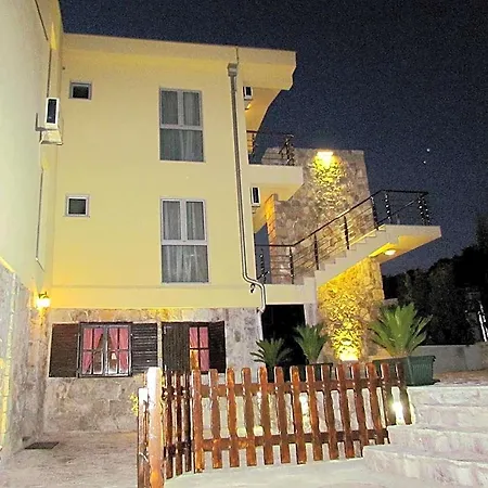 Crnogorska Kuca
