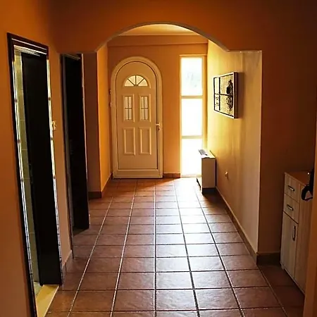 Crnogorska Kuca Hotel Podgorica