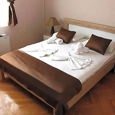 Hotel Crnogorska Kuca 4*