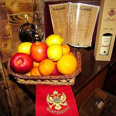 Crnogorska Kuca Podgorica