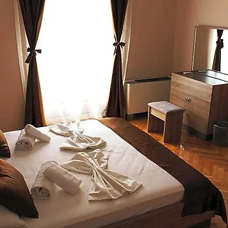 Crnogorska Kuca Hotel 4*