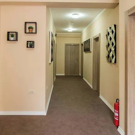 Crnogorska Kuca 4* Podgorica