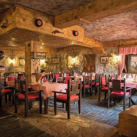 Crnogorska Kuca 4*