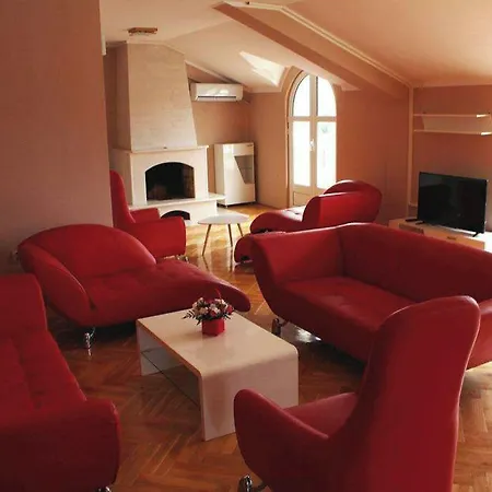 Crnogorska Kuca 4*