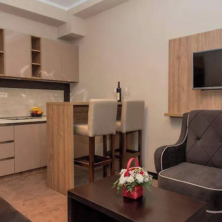 Crnogorska Kuca Hotel 4*