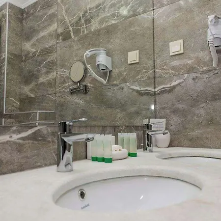 Crnogorska Kuca Hotel 4*