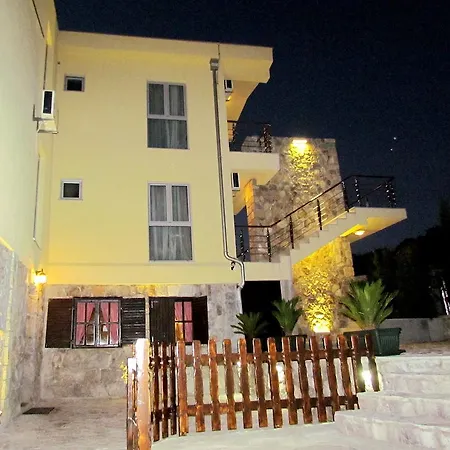 Crnogorska Kuca Podgorica