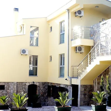 Hotel Crnogorska Kuca 4*