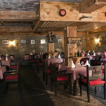 Crnogorska Kuca 4* Podgorica