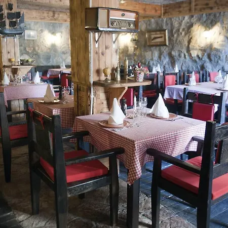Crnogorska Kuca Hotel 4*