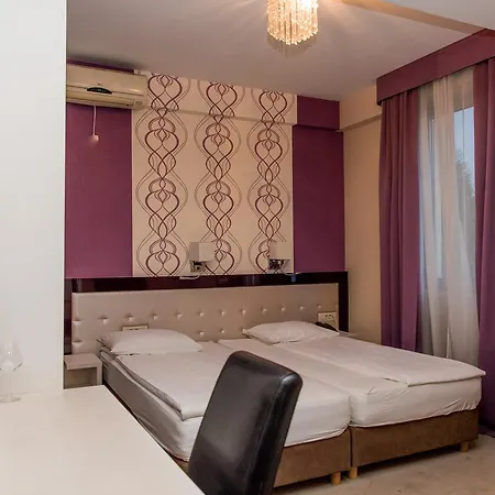 ホテル Crnogorska Kuca 4*