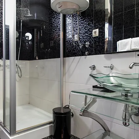 Crnogorska Kuca ホテル 4*