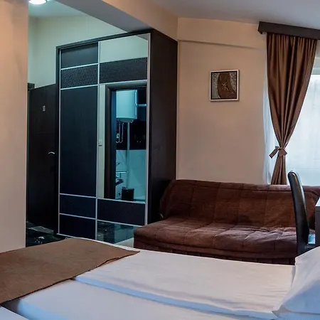 Crnogorska Kuca Hotel 4*
