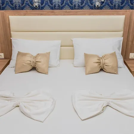 ホテル Crnogorska Kuca 4*