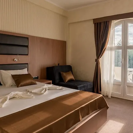Crnogorska Kuca Podgorica