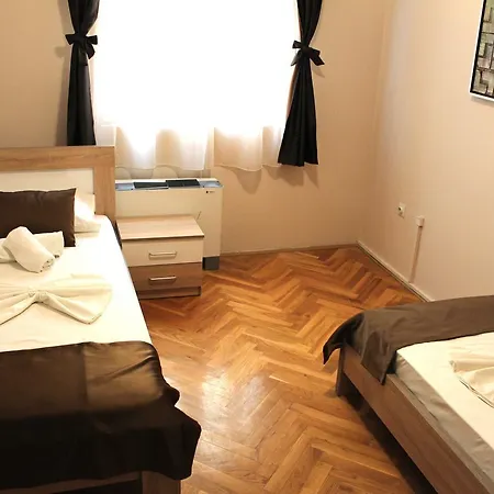 Crnogorska Kuca 4*