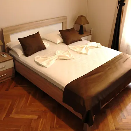 Hotel Crnogorska Kuca 4*