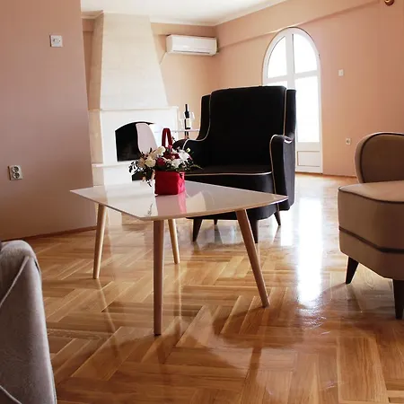 Hotel Crnogorska Kuca 4*