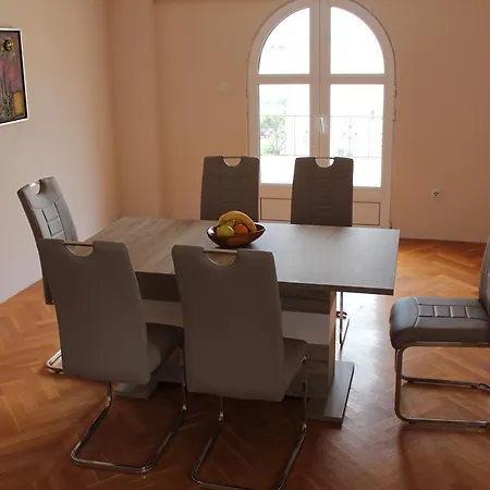 Crnogorska Kuca 4*