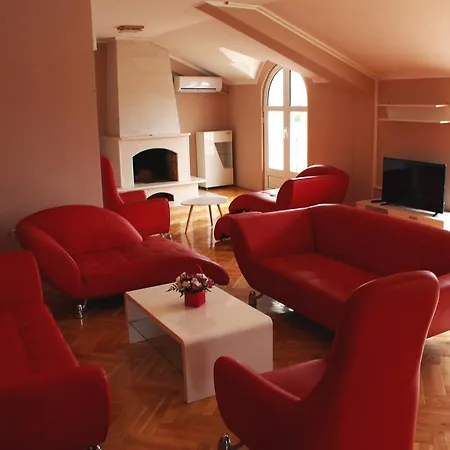 Crnogorska Kuca 4*
