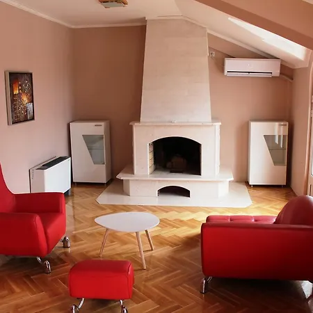 Crnogorska Kuca
