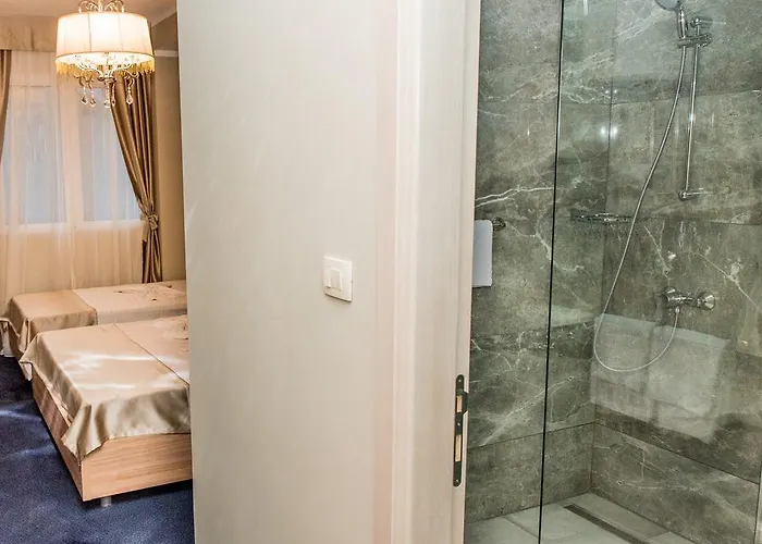 Crnogorska Kuca Szálloda 4*