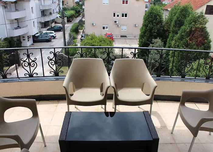 Crnogorska Kuca Szálloda