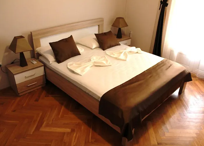 Szálloda Crnogorska Kuca 4*