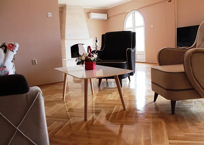 Hotel Crnogorska Kuca 4*